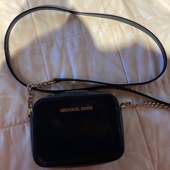 Michael Kors small purse - Picture 1 of 3